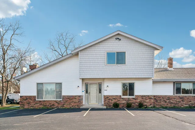 $569,999 | 4646 South 124th Street, Greenfield, WI 53228