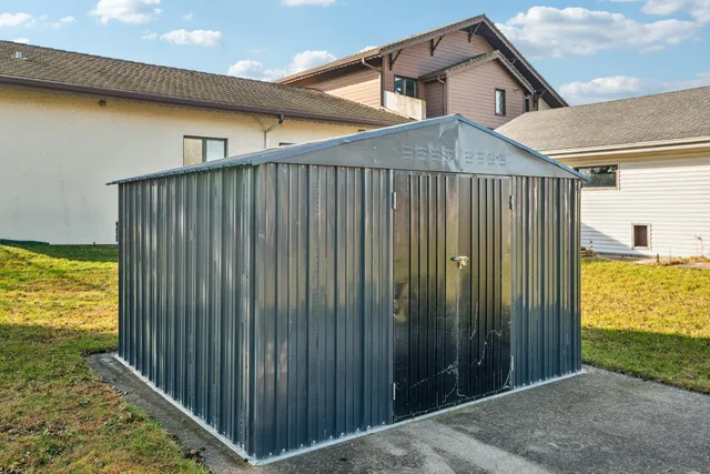 $569,999 | 4646 South 124th Street, Greenfield, WI 53228