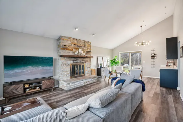 $569,999 | 4646 South 124th Street, Greenfield, WI 53228