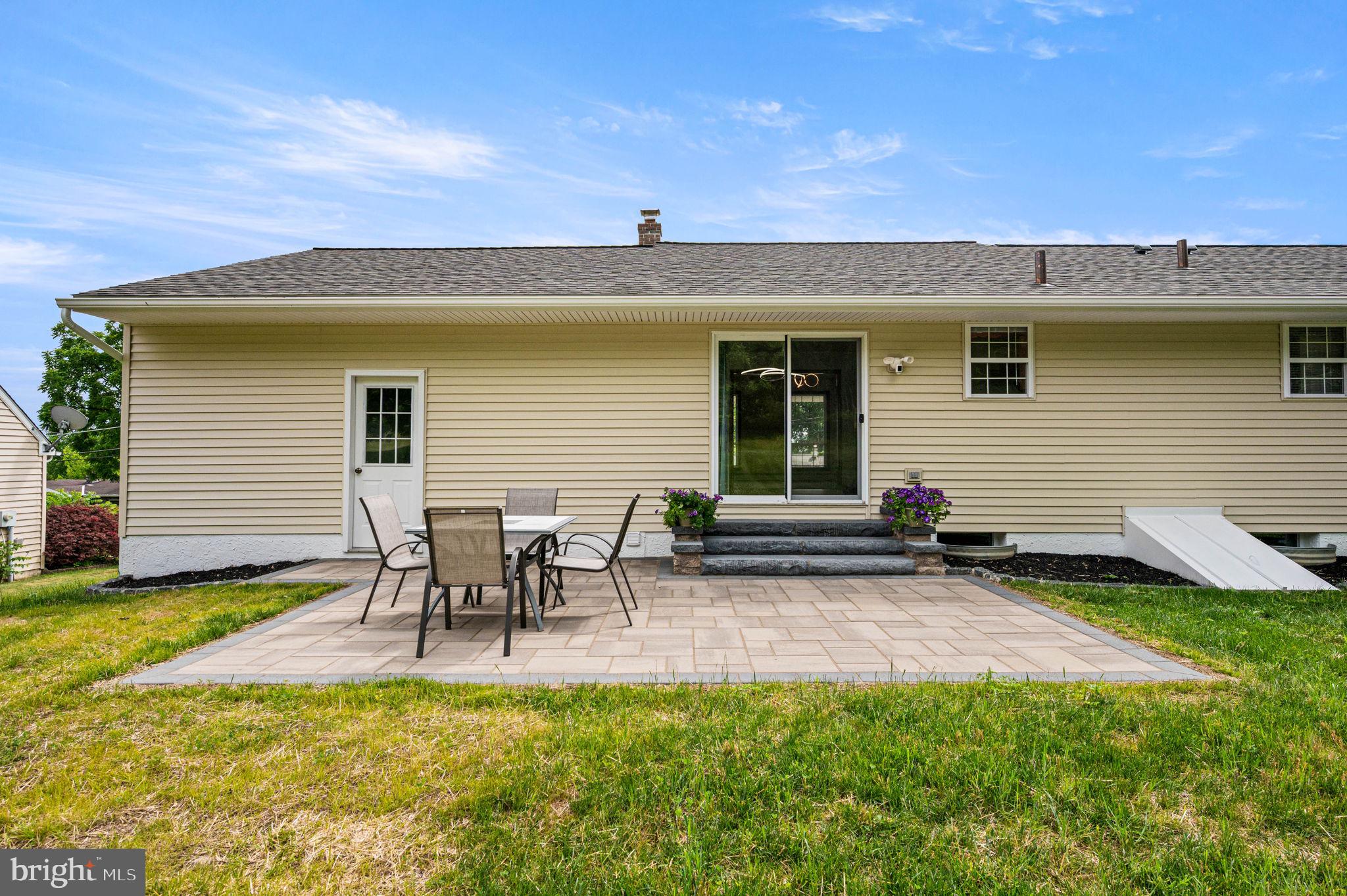 451 Township Line Road Bechtelsville, PA 19505 - Photo 27 of 33 19x14 Patio