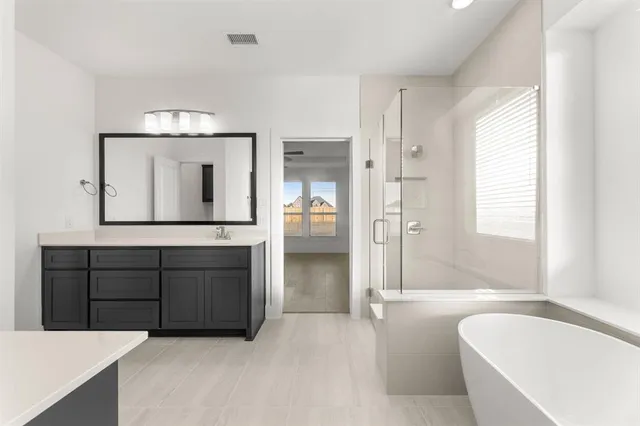 $846,333 | 290 Cheyenne Mountain Drive, Ovilla, TX 75154