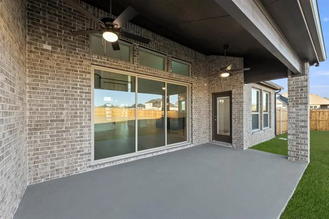 $846,333 | 290 Cheyenne Mountain Drive, Ovilla, TX 75154