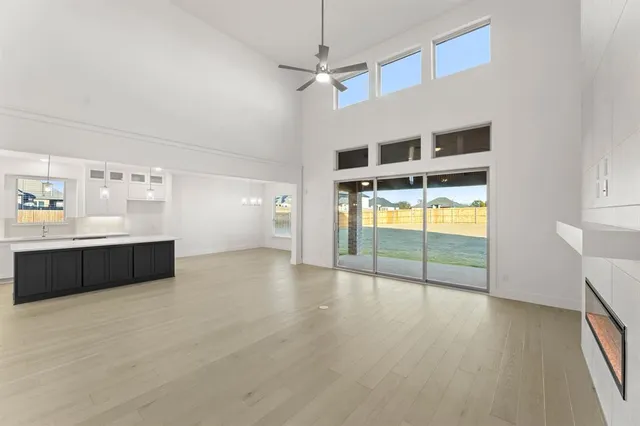 $846,333 | 290 Cheyenne Mountain Drive, Ovilla, TX 75154