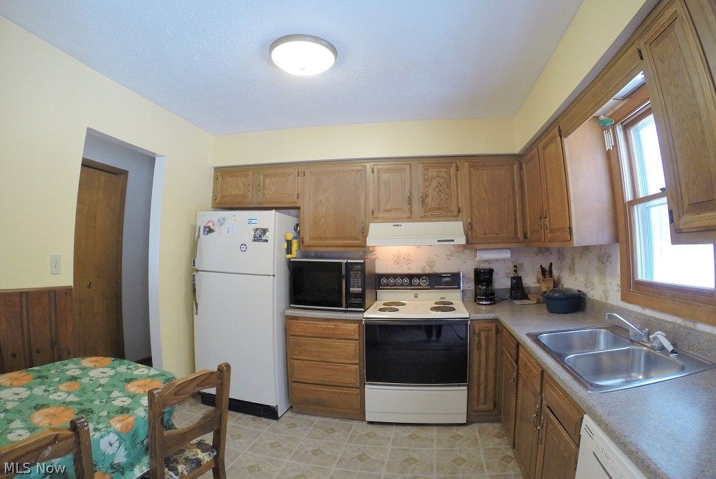 8520 Center Road Ashtabula, OH 44004 - Photo 10 of 32