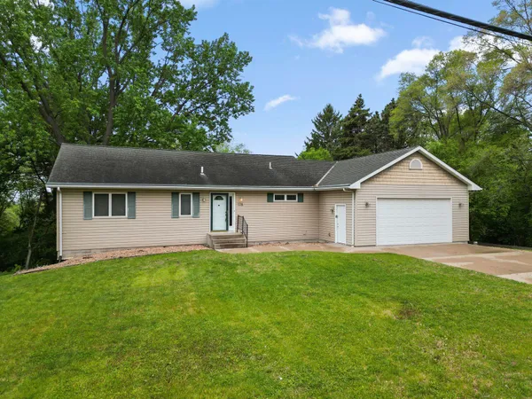 $424,900 | 178 Minnesota Avenue, Roseville, MN 55113