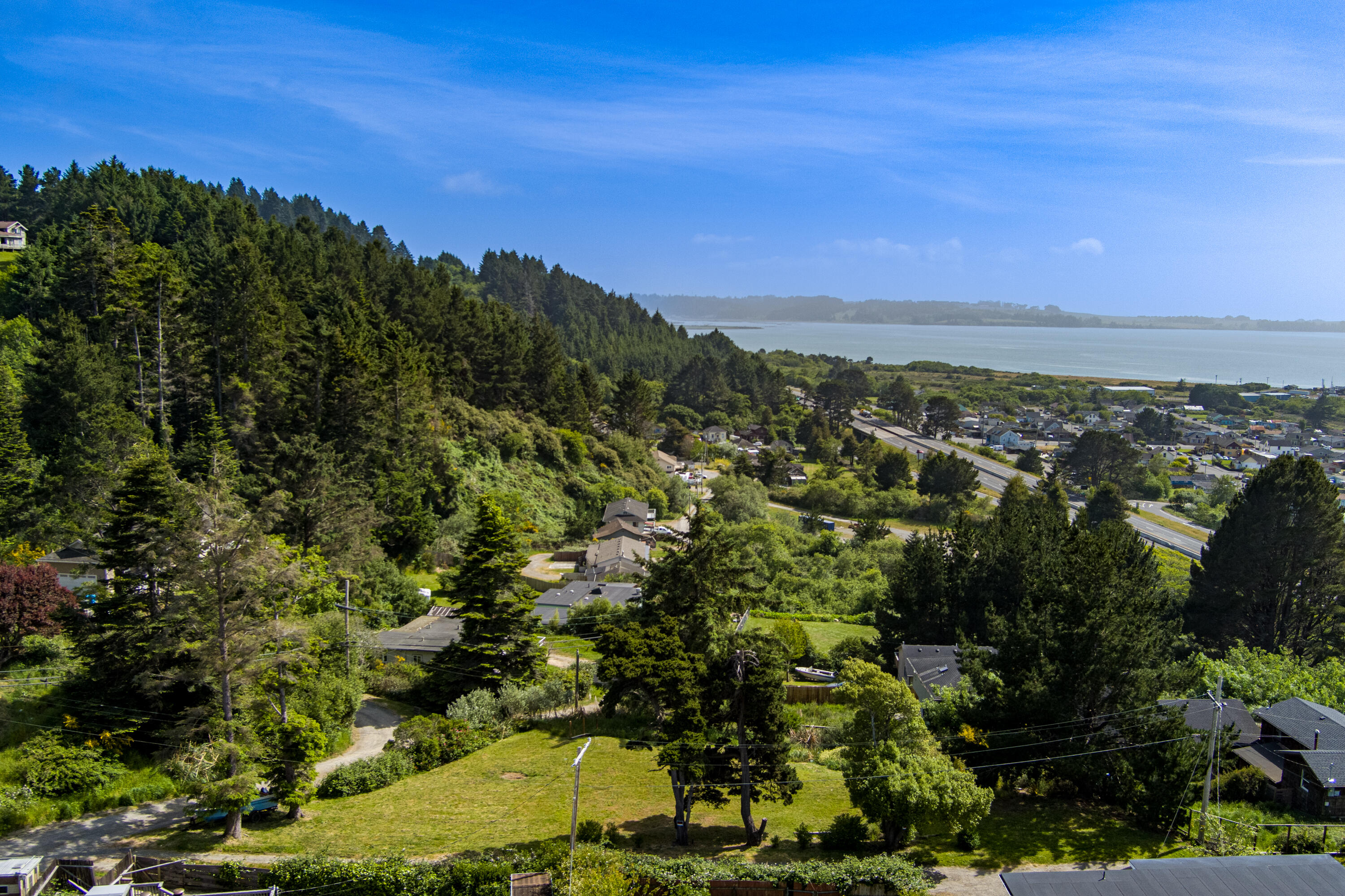 6498 Bell Terrace Road Eureka, CA 95503 - Photo 7 of 36