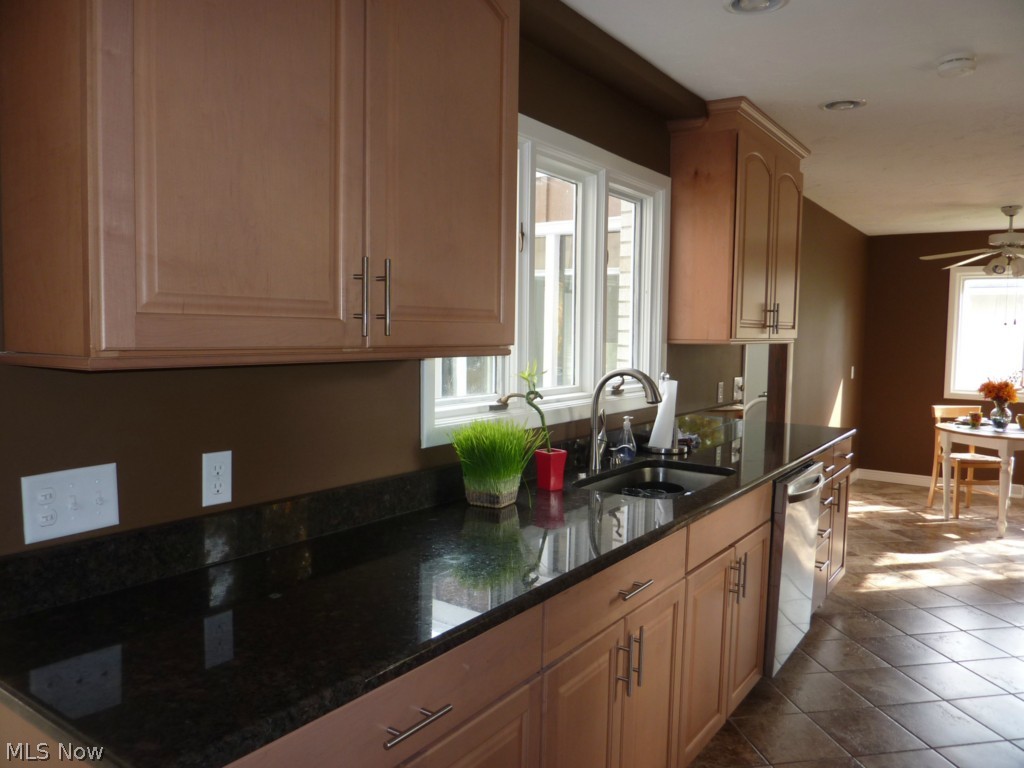 1938 Winchester Road Cleveland, OH 44124 - Photo 8 of 25