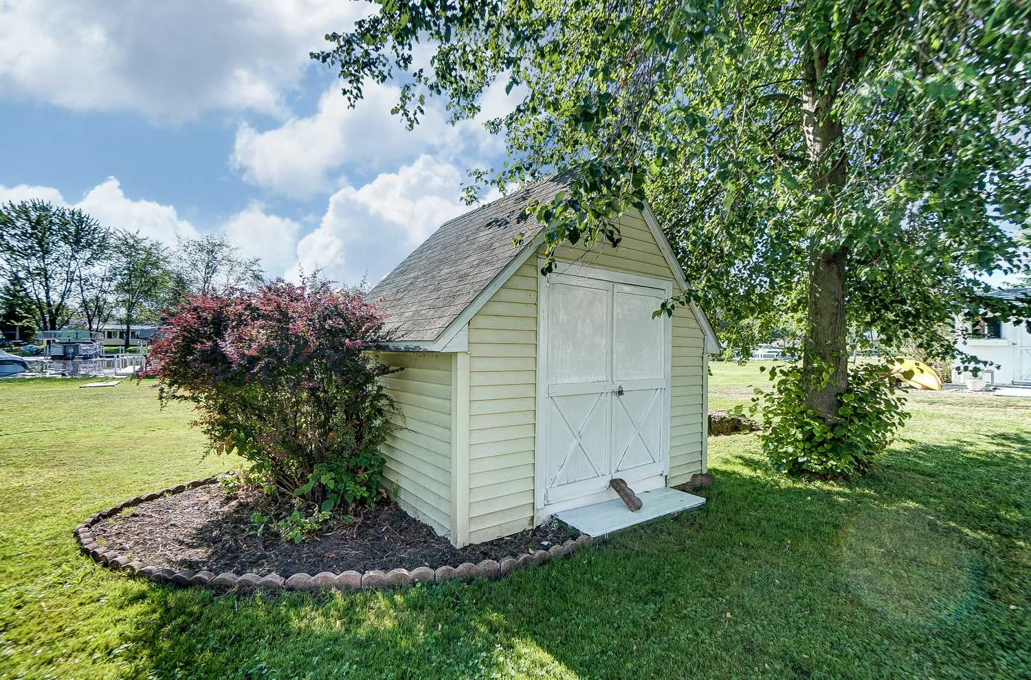 9852 Lincoln Road Syracuse, IN 46567 - Photo 20 of 23 Gallery Image 20