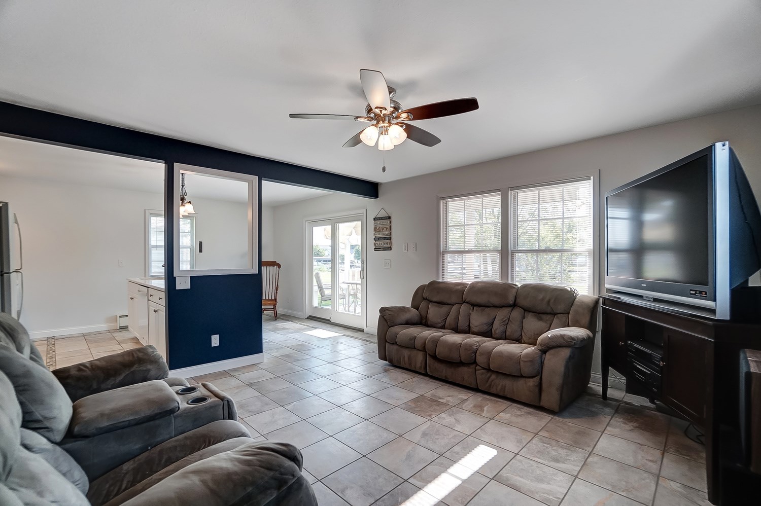 9852 Lincoln Road Syracuse, IN 46567 - Photo 3 of 23 Gallery Image 3