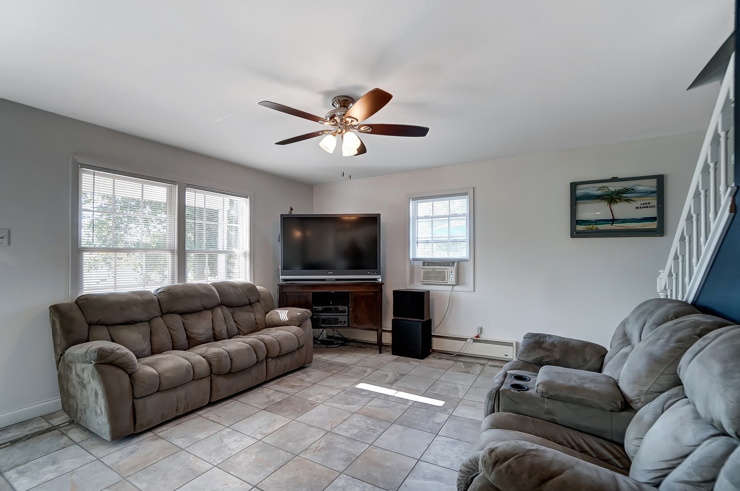 9852 Lincoln Road Syracuse, IN 46567 - Photo 4 of 23 Gallery Image 4