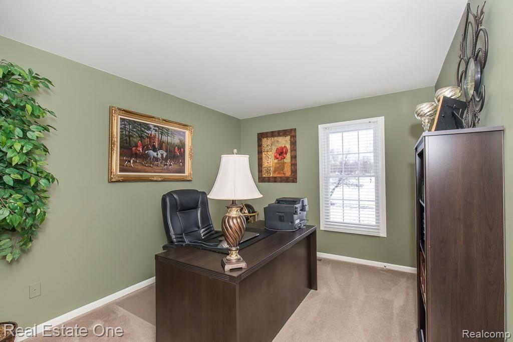 2392 Pleasant View Drive Rochester Hills, MI 48306 - Photo 21 of 39