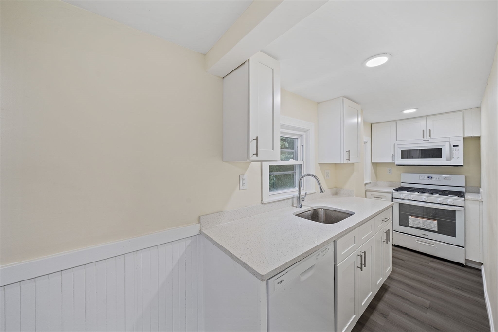 18 Aldrich Road Bridgewater, MA 02324 - Photo 6 of 27