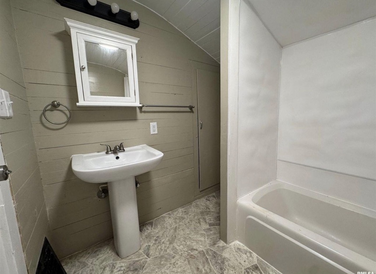 302 Coeburg Street Rio, IL 61472 - Photo 14 of 22 a bathroom with a sink a bath tub and shower