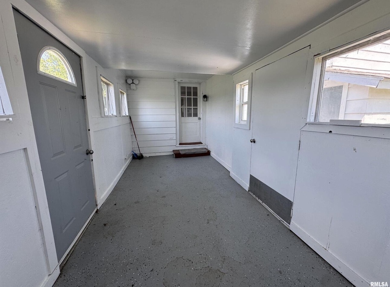 302 Coeburg Street Rio, IL 61472 - Photo 20 of 22 a view of an empty room with a window