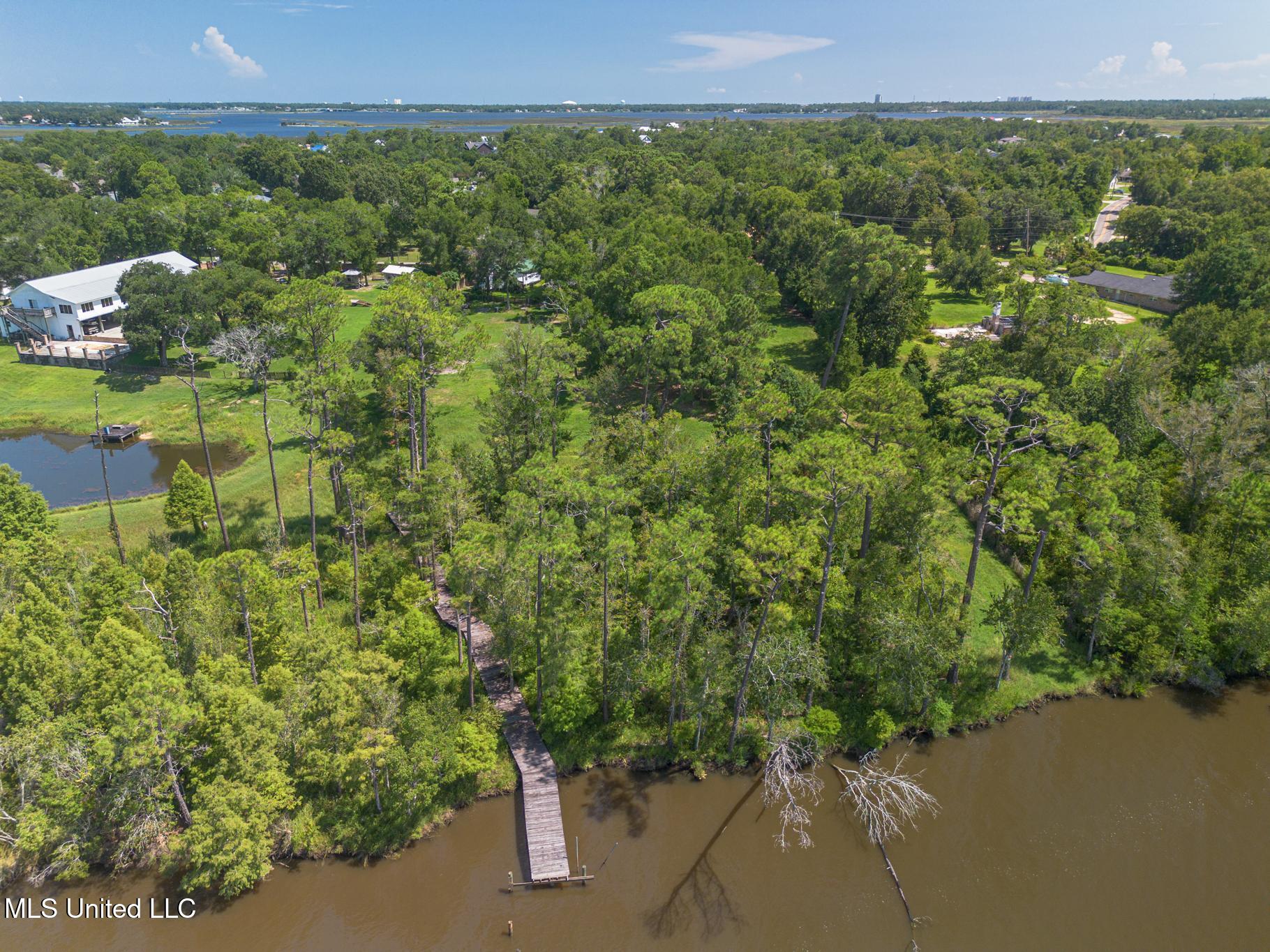 Shorecrest Road Biloxi, MS 39532 - Photo 3 of 12 Shorecrest-12