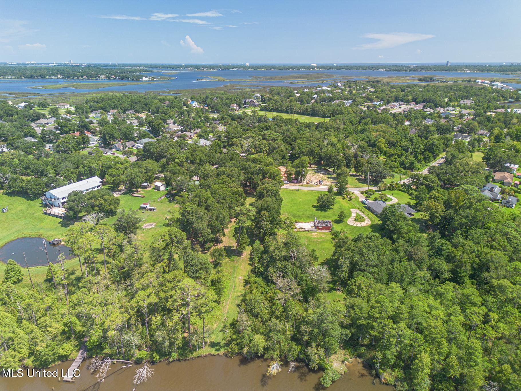 Shorecrest Road Biloxi, MS 39532 - Photo 4 of 12 Shorecrest-9