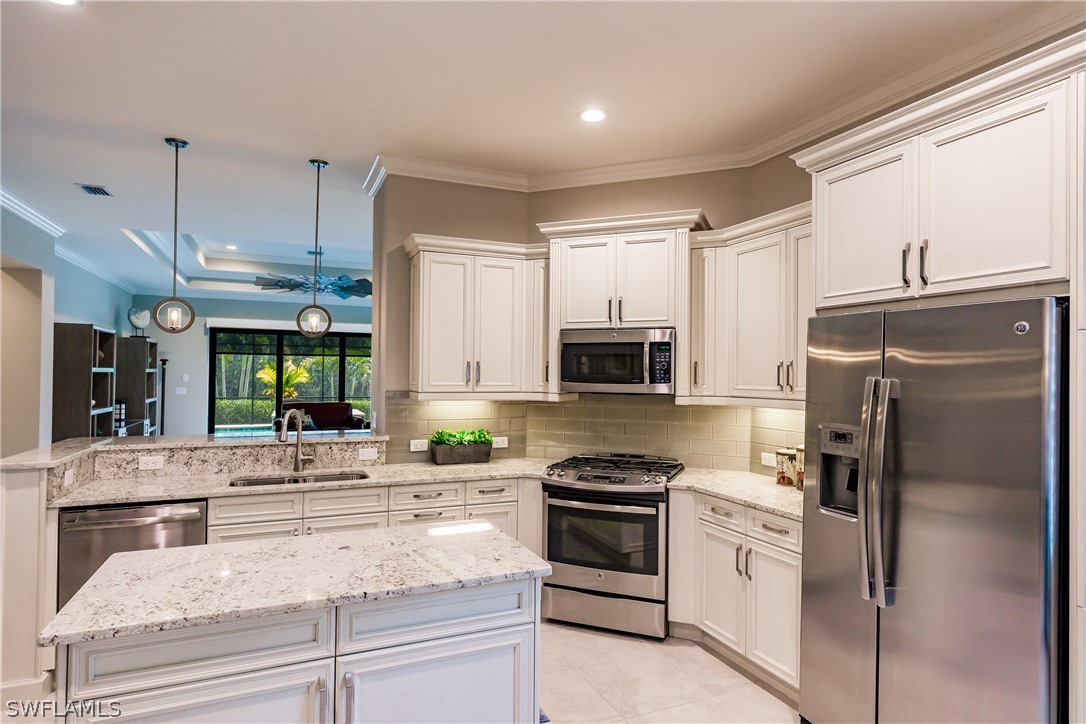 6652 Roma Way Naples, FL 34113 - Photo 12 of 33 Gallery Image 12