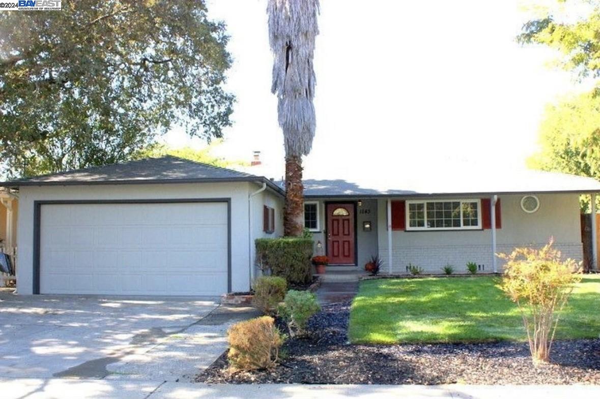 a front view of house with yard