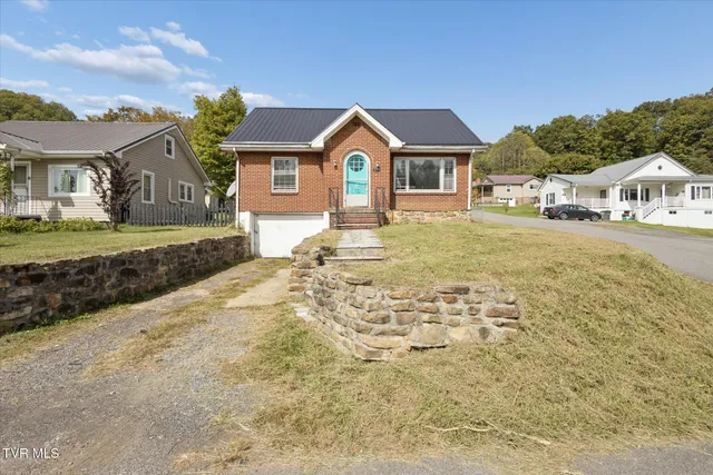 $169,000 | 279 Chapel Street, Weber City, VA 24290