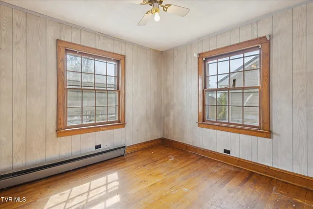 $169,000 | 279 Chapel Street, Weber City, VA 24290