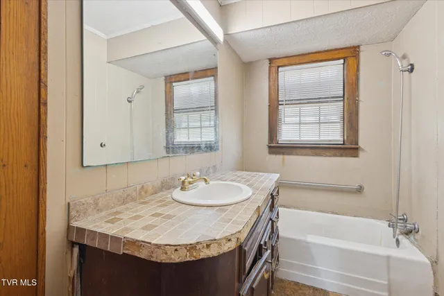 $169,000 | 279 Chapel Street, Weber City, VA 24290