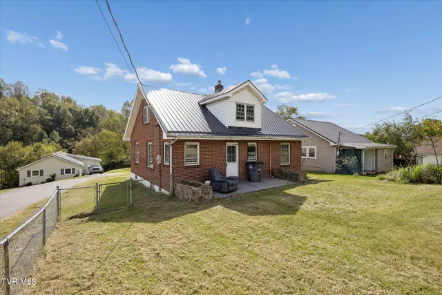 $169,000 | 279 Chapel Street, Weber City, VA 24290