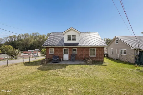 $148,000 | 279 Chapel Street, Weber City, VA 24290