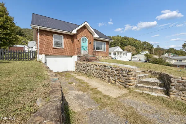 $148,000 | 279 Chapel Street, Weber City, VA 24290