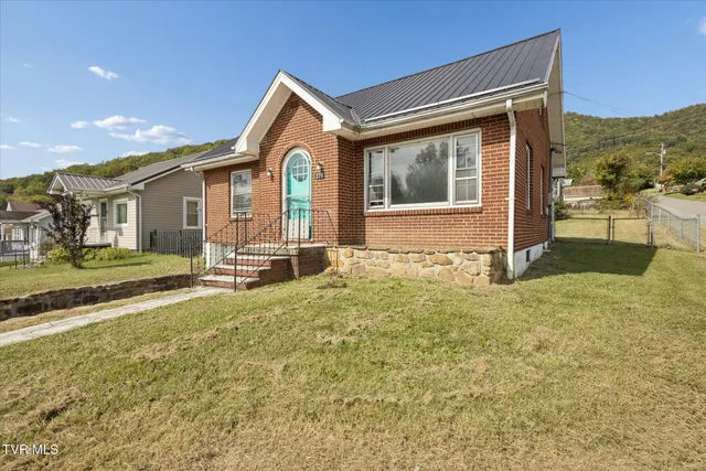 $169,000 | 279 Chapel Street, Weber City, VA 24290