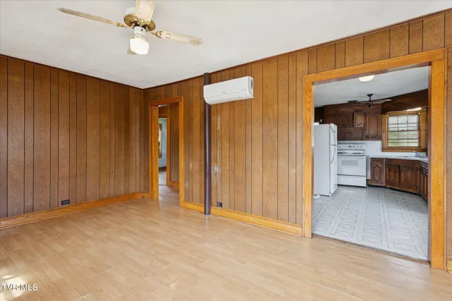 $169,000 | 279 Chapel Street, Weber City, VA 24290