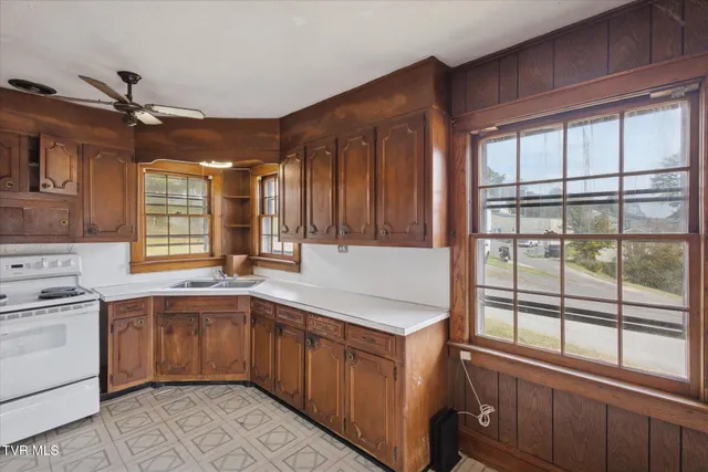 $169,000 | 279 Chapel Street, Weber City, VA 24290