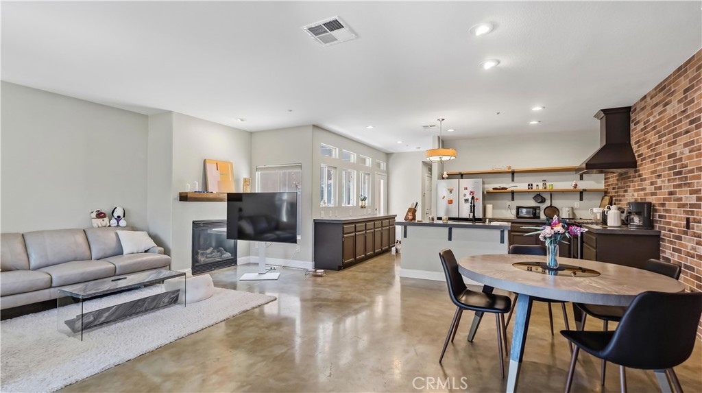 6360 Manzanita Way Riverside, CA 92504 - Photo 4 of 58