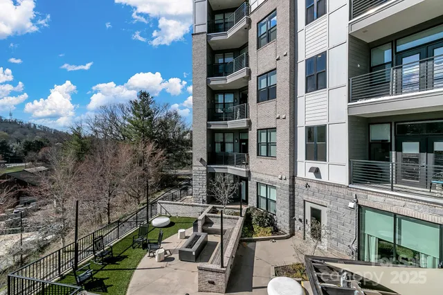 $899,500 | 55 South Market Street, Unit 301, Asheville, NC 28801