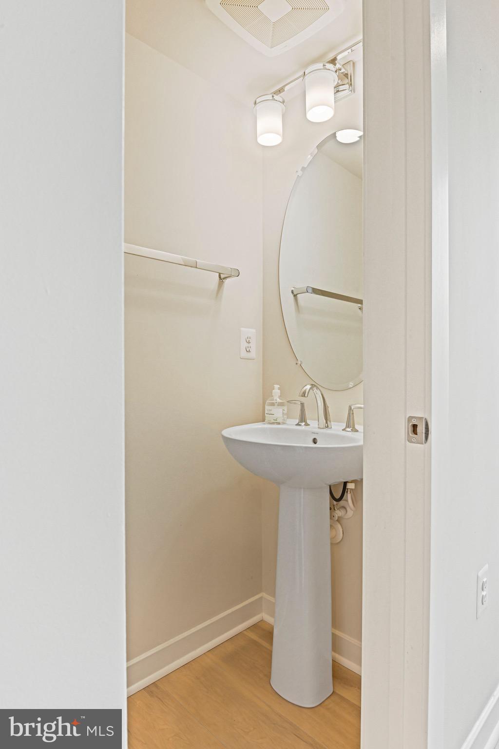 44488 Wolfhound Square Ashburn, VA 20147 - Photo 12 of 32