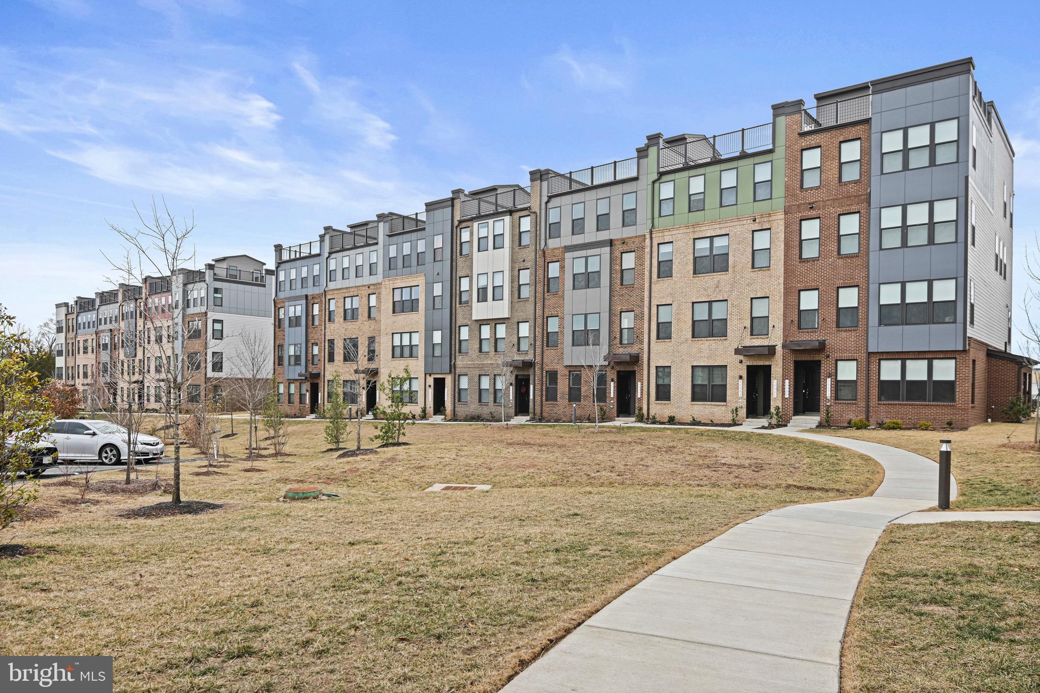 44488 Wolfhound Square Ashburn, VA 20147 - Photo 3 of 32