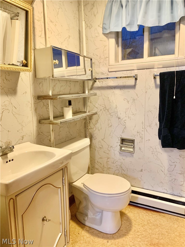 1045 Two Ridge Road Wintersville, OH 43953 - Photo 27 of 35 Apartment bath