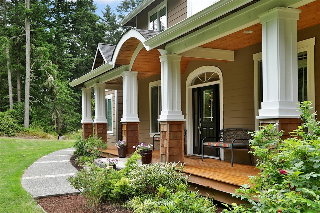 4046 Rachel Road Clinton, WA 98236 - Photo 1 of 40 Gallery Image 1