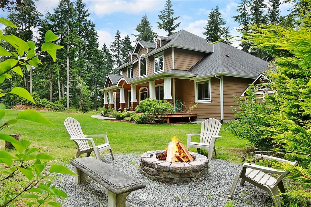 4046 Rachel Road Clinton, WA 98236 - Photo 2 of 40 Gallery Image 2