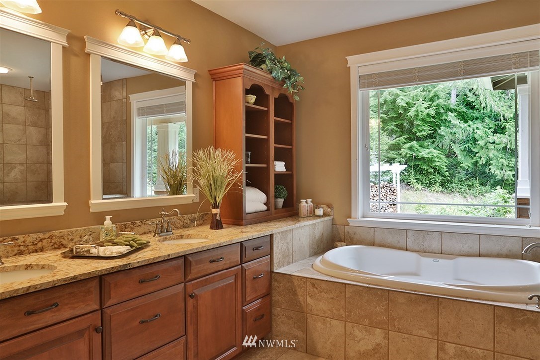4046 Rachel Road Clinton, WA 98236 - Photo 24 of 40 Gallery Image 24