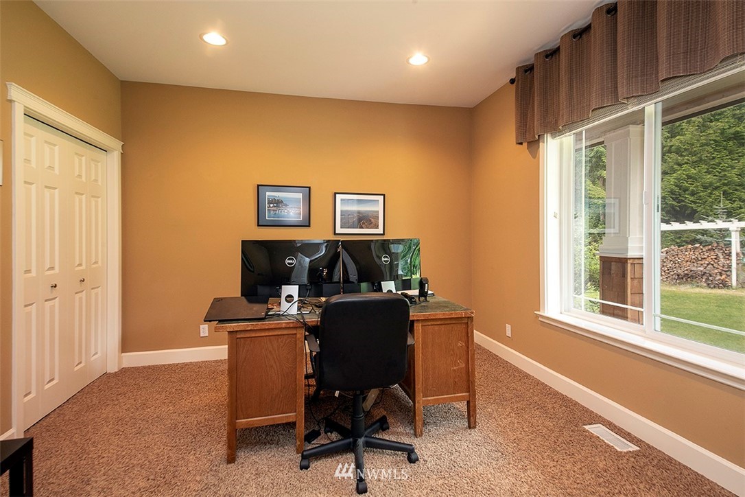 4046 Rachel Road Clinton, WA 98236 - Photo 25 of 40 Gallery Image 25