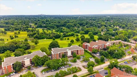$249,900 | 564 Sarah Lane, Unit 104, St. Louis, MO 63141