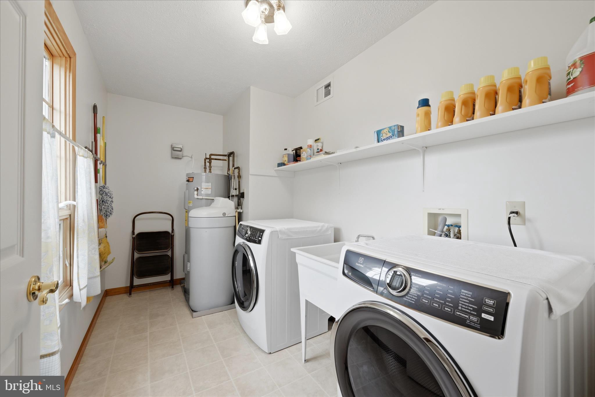 412 Ruebuck Road Clear Brook, VA 22624 - Photo 15 of 43 a utility room with dryer and washer