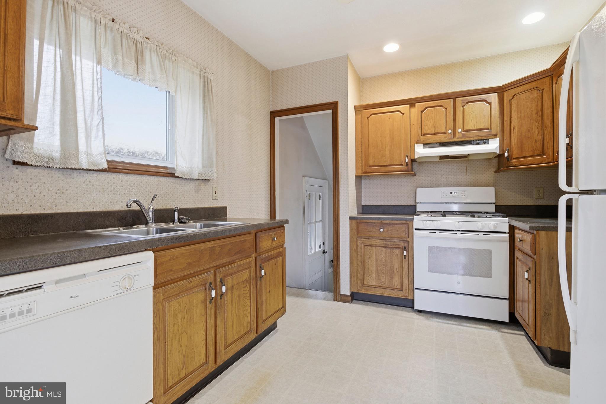 4221 Concord Road Aston, PA 19014 - Photo 10 of 31