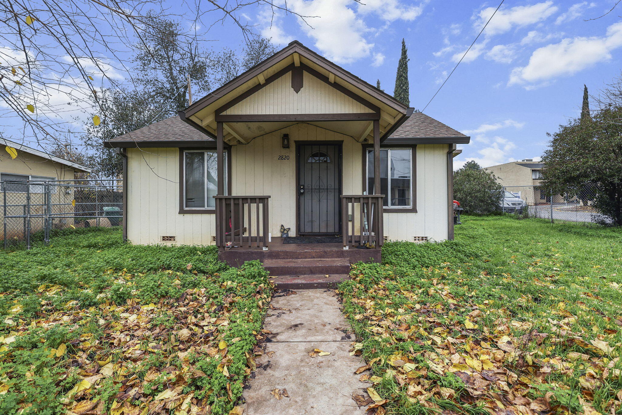 2820 Alfreda Way Redding, CA 96002 - Photo 2 of 27 Welcome home!