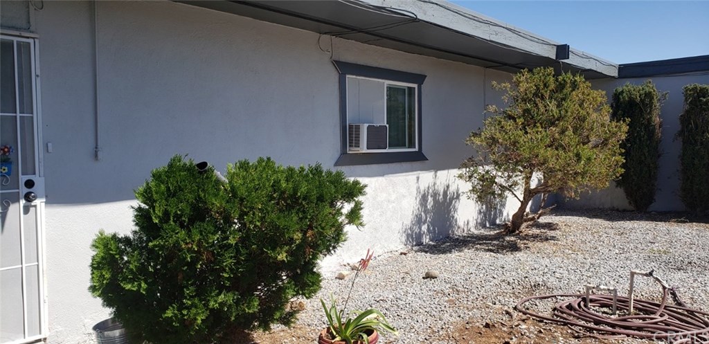 13222 Mohawk Road Apple Valley, CA 92308 - Photo 2 of 29