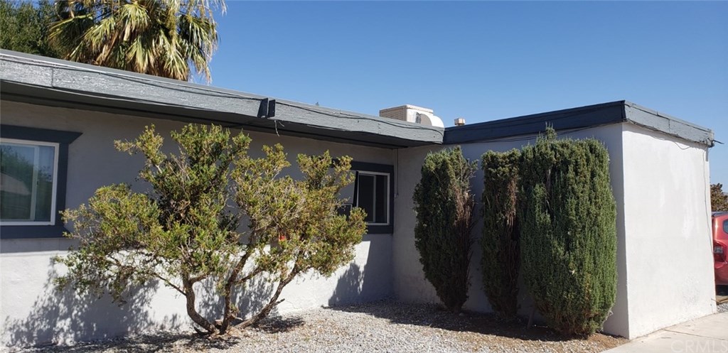 13222 Mohawk Road Apple Valley, CA 92308 - Photo 3 of 29
