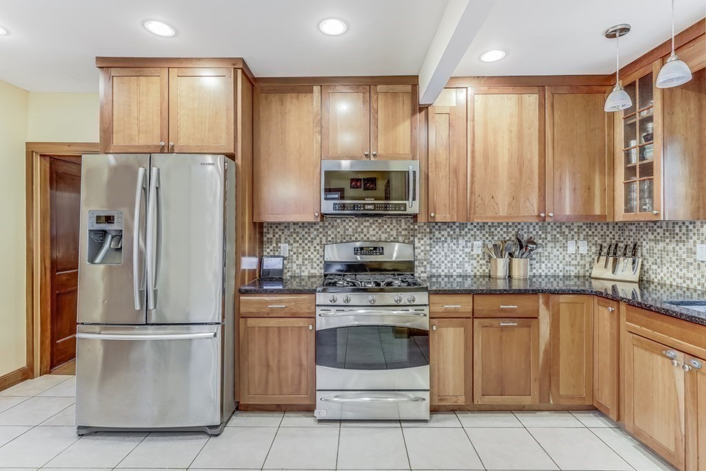 214 Wolcott Road Brookline, MA 02467 - Photo 11 of 30