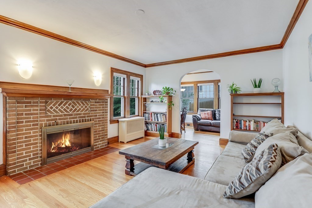 214 Wolcott Road Brookline, MA 02467 - Photo 5 of 30