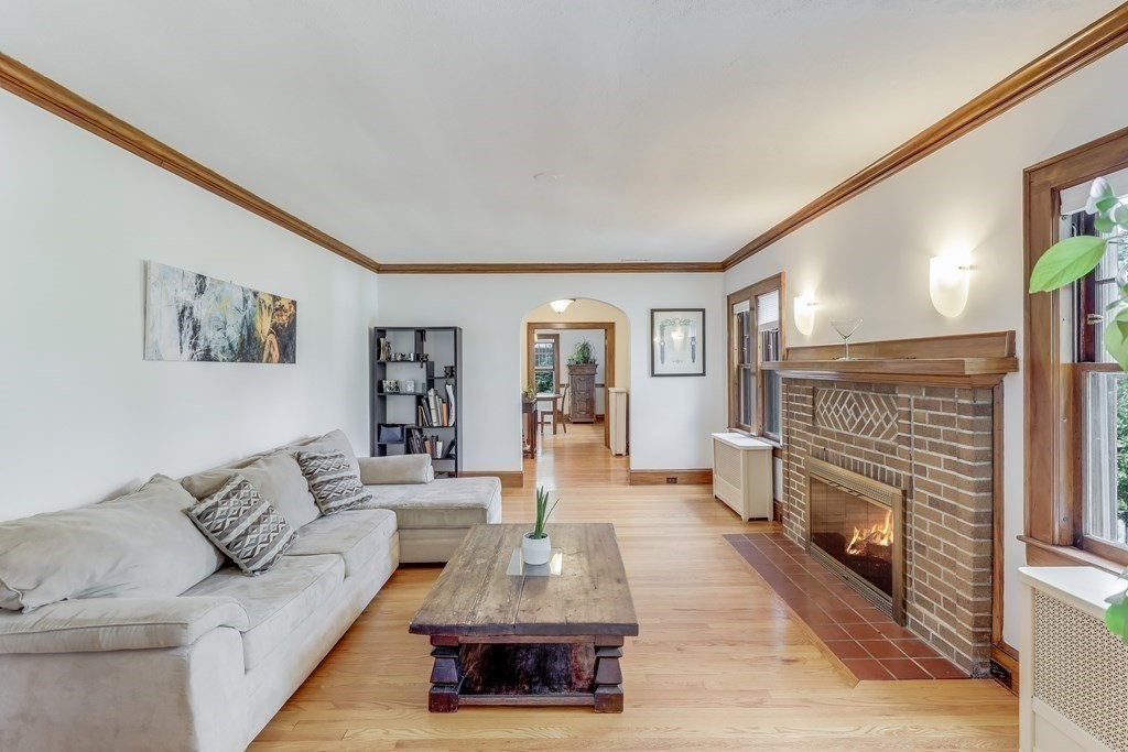 214 Wolcott Road Brookline, MA 02467 - Photo 7 of 30