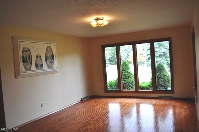 29100 Bryce Road Cleveland, OH 44124 - Photo 5 of 14